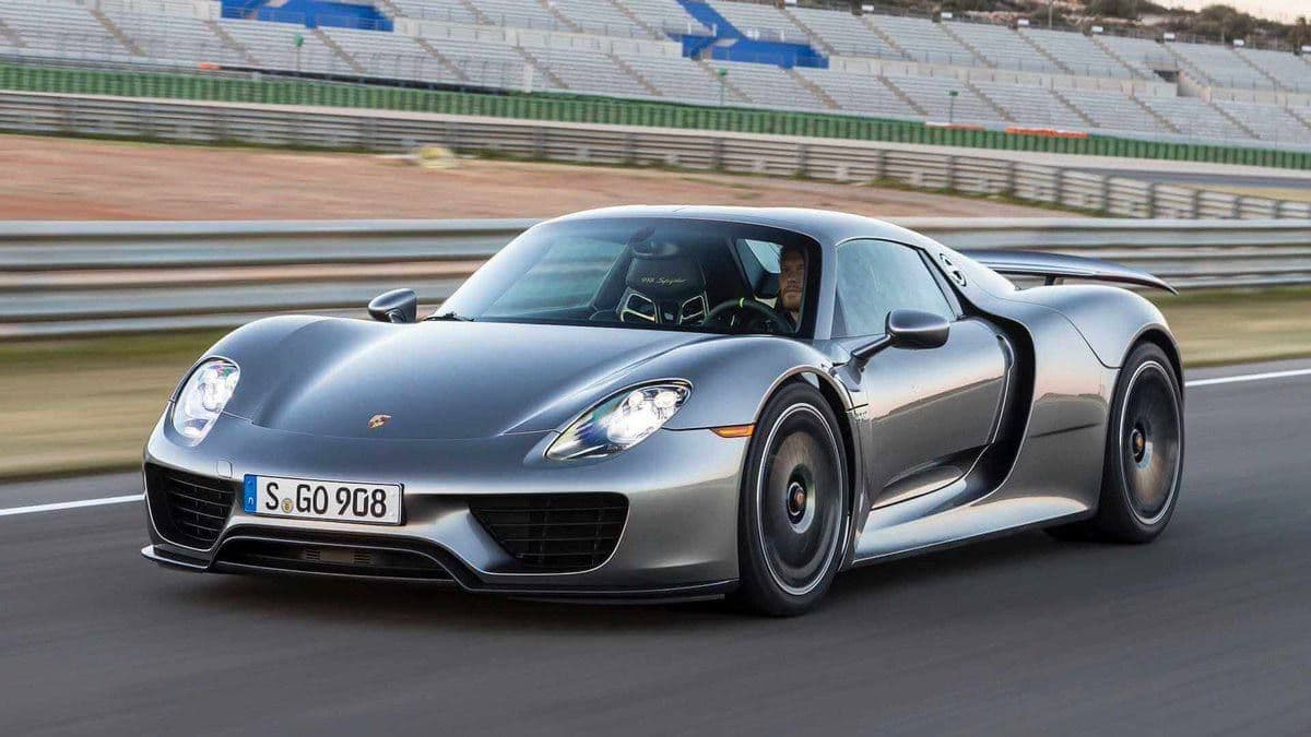 Скорое появление Porsche 918 Spyder в Fortnite и Rocket League
