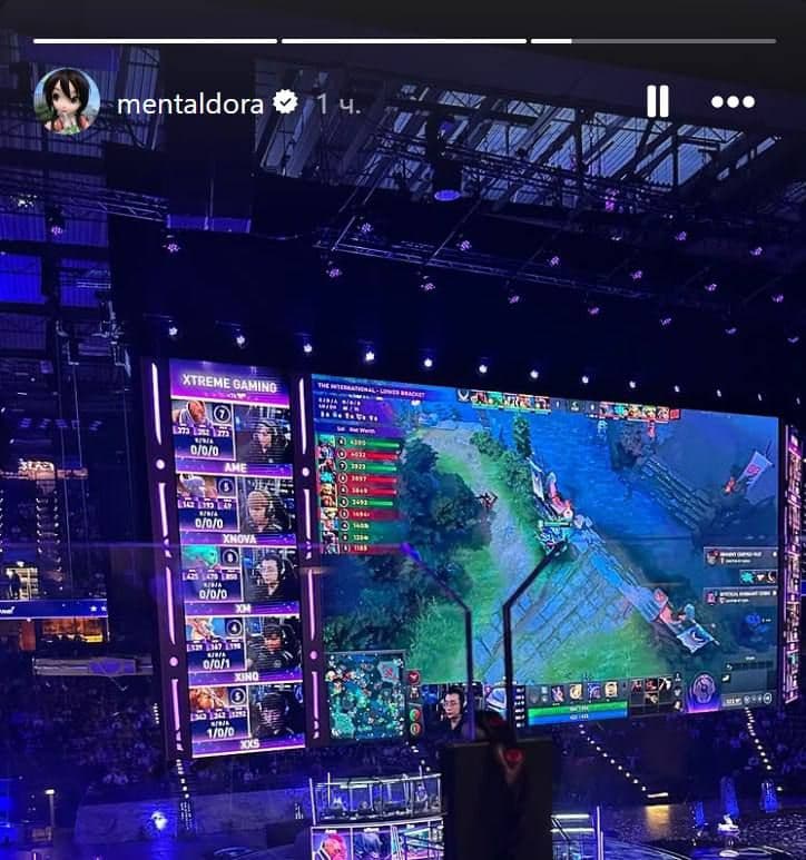 Дора поддерживает российских игроков Dota 2 с арены The International
