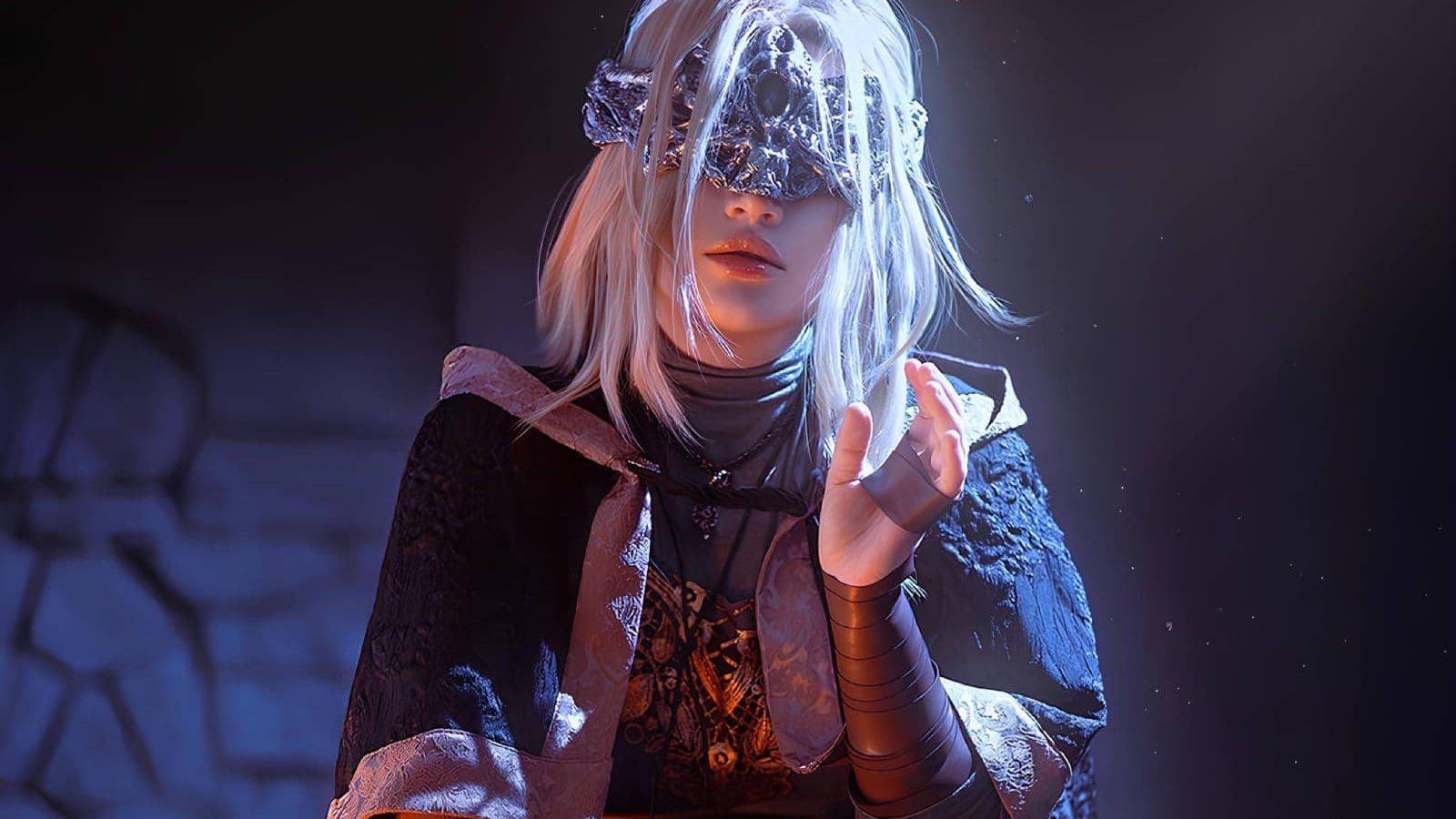 Косплеерша воплотила образ Хранительницы огня из Dark Souls 3
